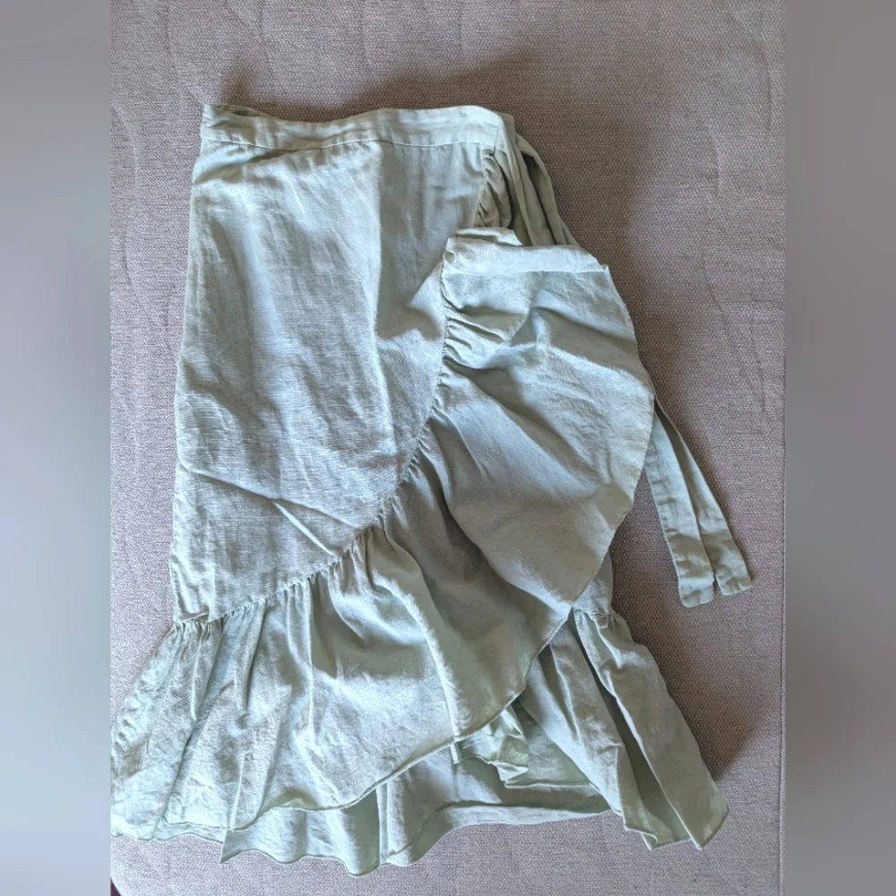 Zara Light Green Linen Ruffled Wrap Skirt - Picture 3 of 7
